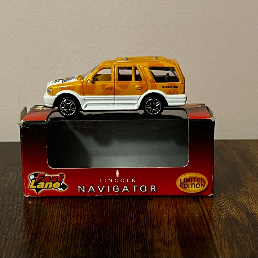 Fast Lane Lincoln Navigator Limited Edition Item #73601